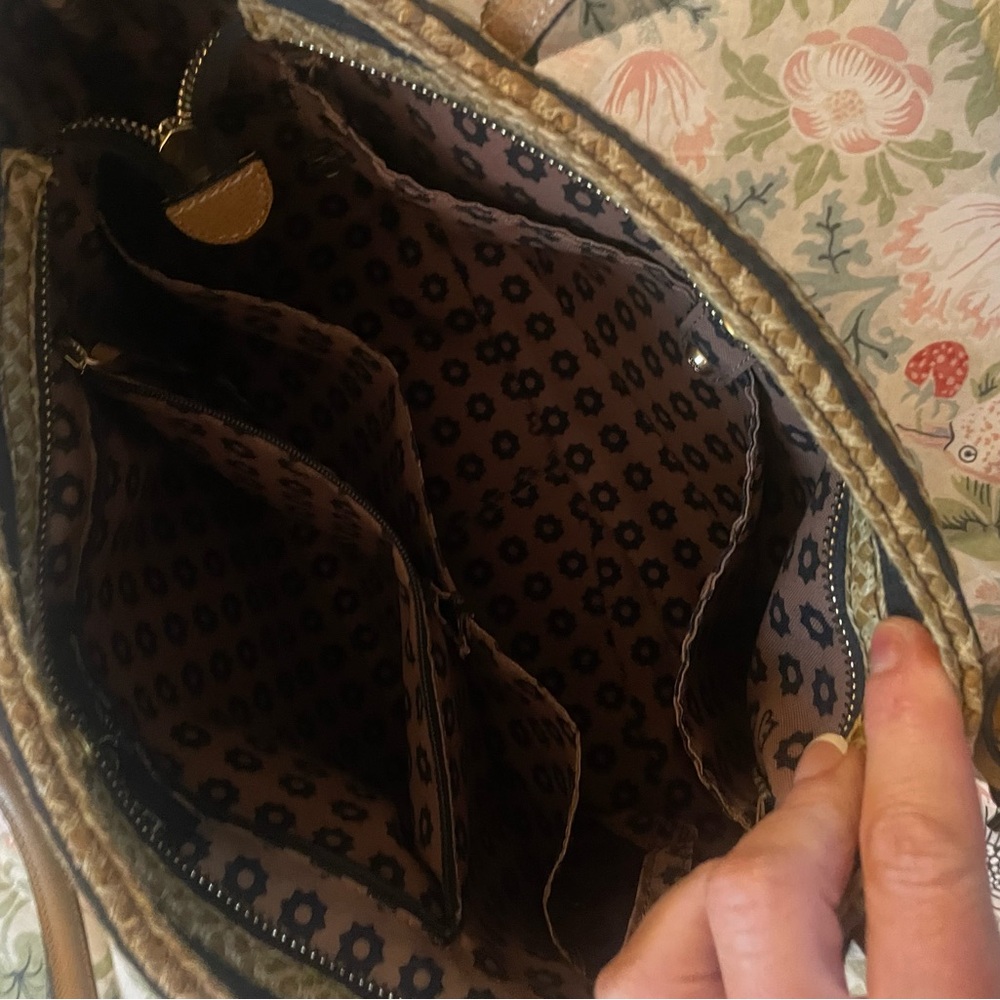 Eric Javits Raffia Black and Tan Striped Shoulder Bag - Picture 14 of 16